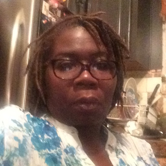 Meet your Posher, Shirley - Picture 1 of 1